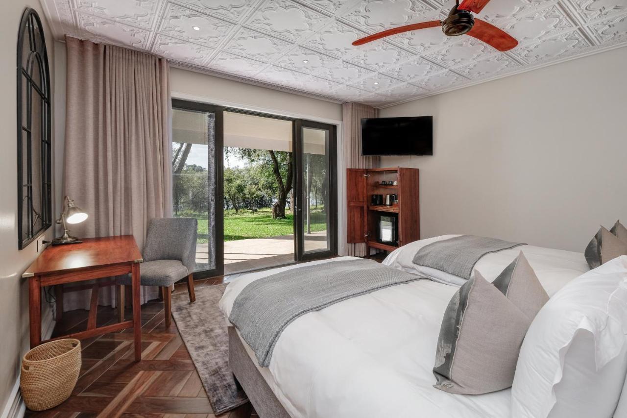 Palm River Hotel Victoria Falls Exterior photo